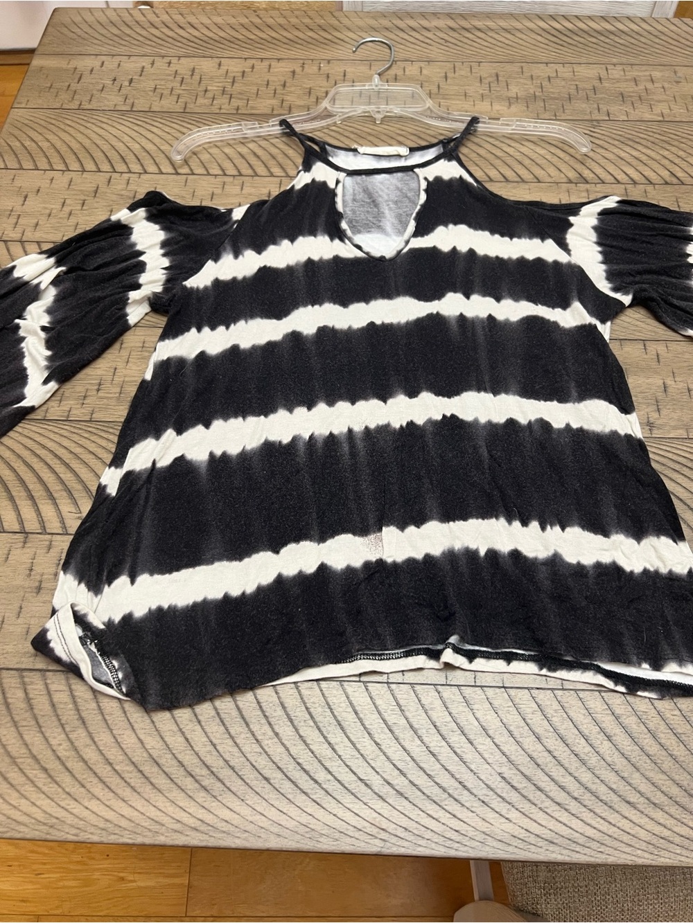entro Black & White Tie-Dye Cold Shoulder Tunic
